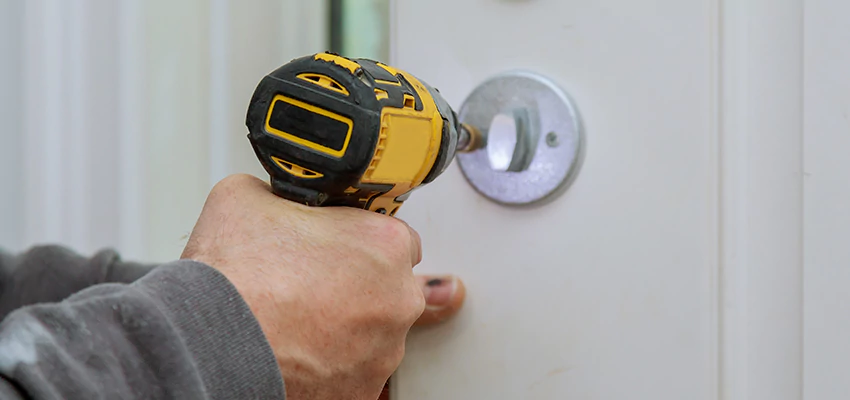 Street Locksmith For Smart Lock Repair in Rancho Cucamonga, CA